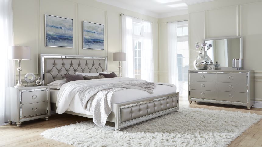 Riley - 4 Piece King Bedroom Set (King Bed, Dresser, Mirror, Nightstand) - Silver