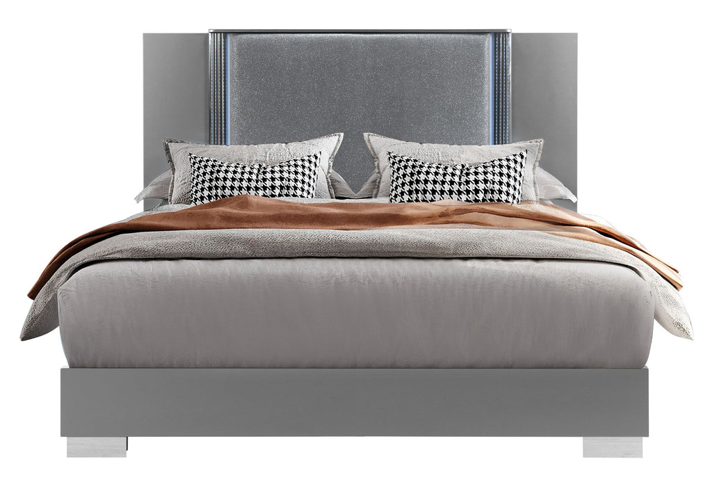 Ylime - King Bed With LED - Smooth Silver