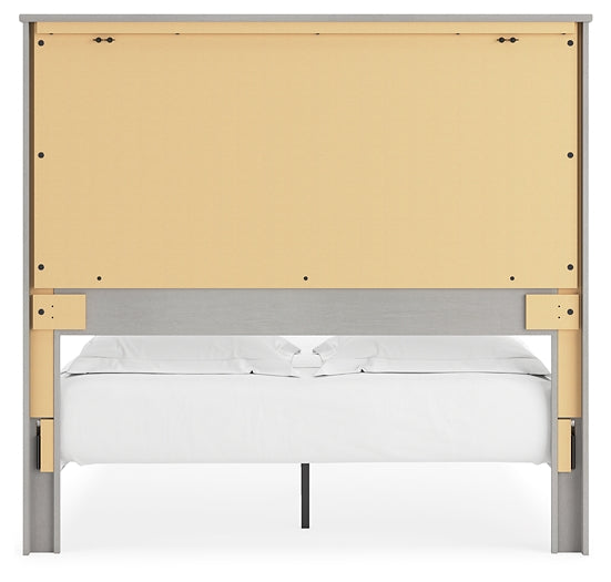 Cottonburg Queen Panel Bed with Dresser and 2 Nightstands