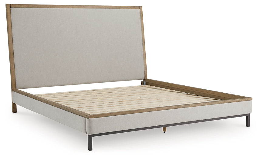 Tomtyn  Upholstered Bed